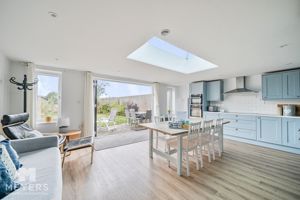 Photo 32- click for photo gallery